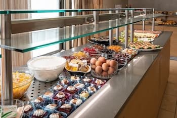 Golden City Hotel	 2